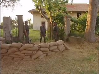 Niñas retenida cautivo, militar sucio película