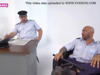 Sugarbabestv&colon; greeks شرطة ضابط x يتم التصويت عليها قصاصة